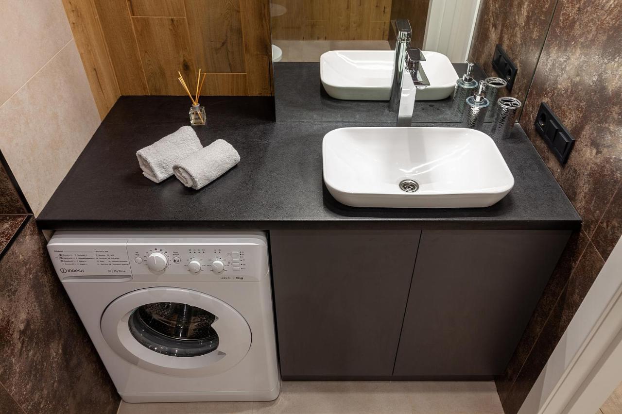 Royal Apartment On Leontovicha 7/2 Lviv Extérieur photo