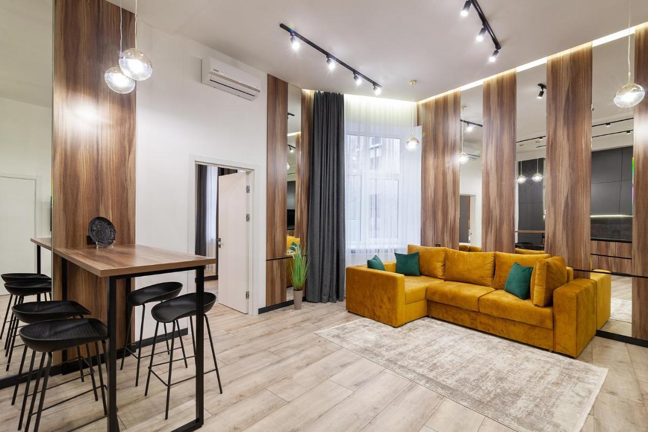 Royal Apartment On Leontovicha 7/2 Lviv Extérieur photo